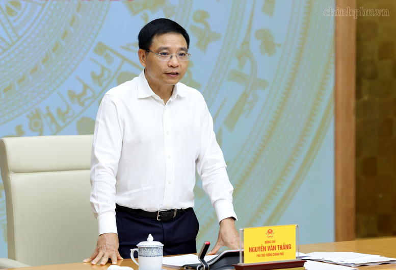 Phó thủ tướng Nguyễn Văn Thắng làm việc về giải quyết khó khăn, vướng mắc trong lĩnh vực thuế và hải quan